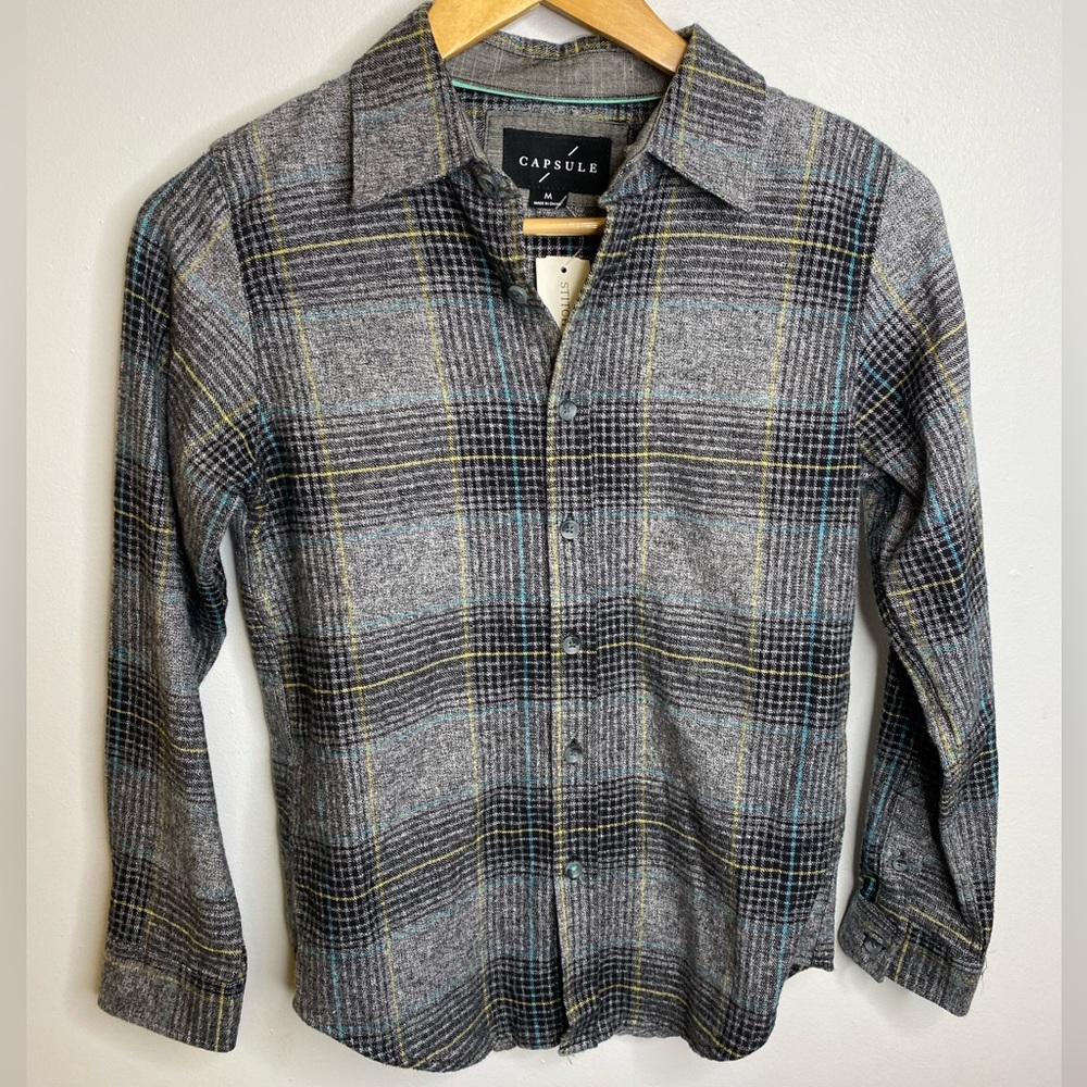 NWT CAPSULE Gordon Grey and Beige Long Sleeve Flannel Size Medium